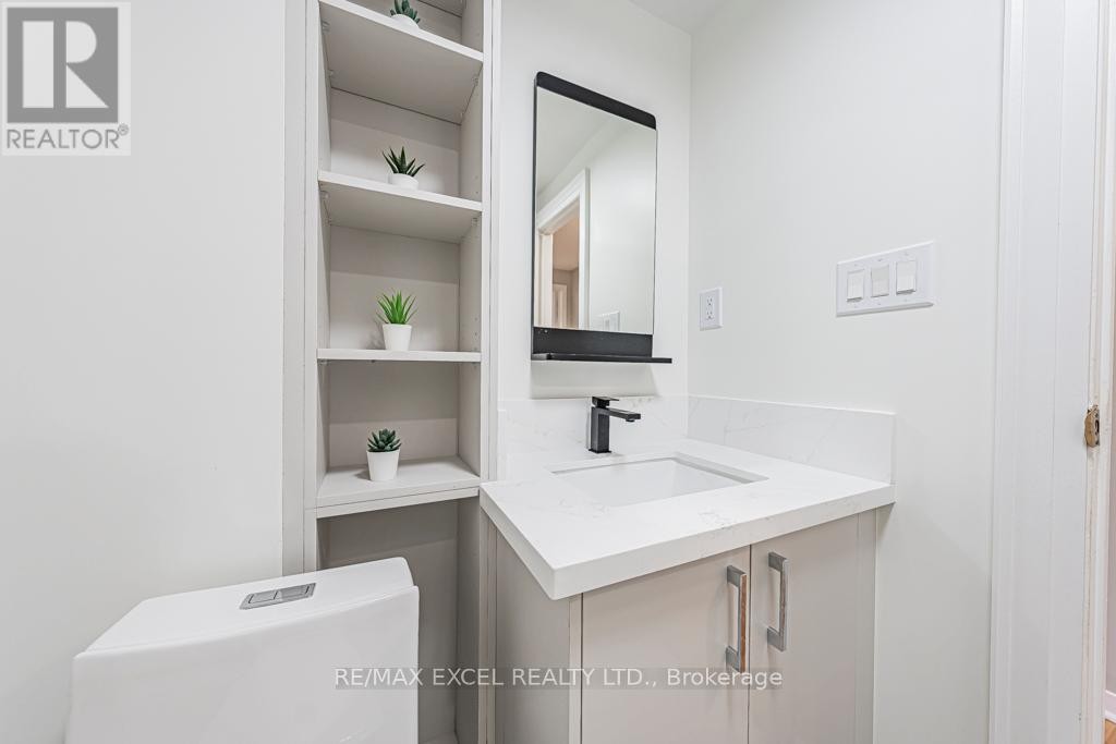












21 BRIMSTONE CRESCENT

,
Toronto (Agincourt North),




Ontario
M1V3C8

