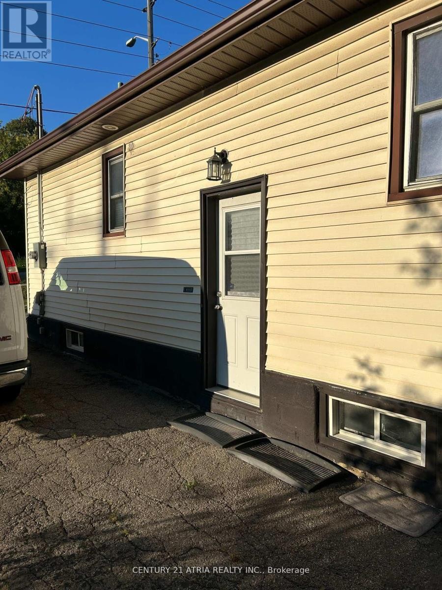 












417 BLOOR STREET E

,
Oshawa (Farewell),




Ontario
L1H3M9

