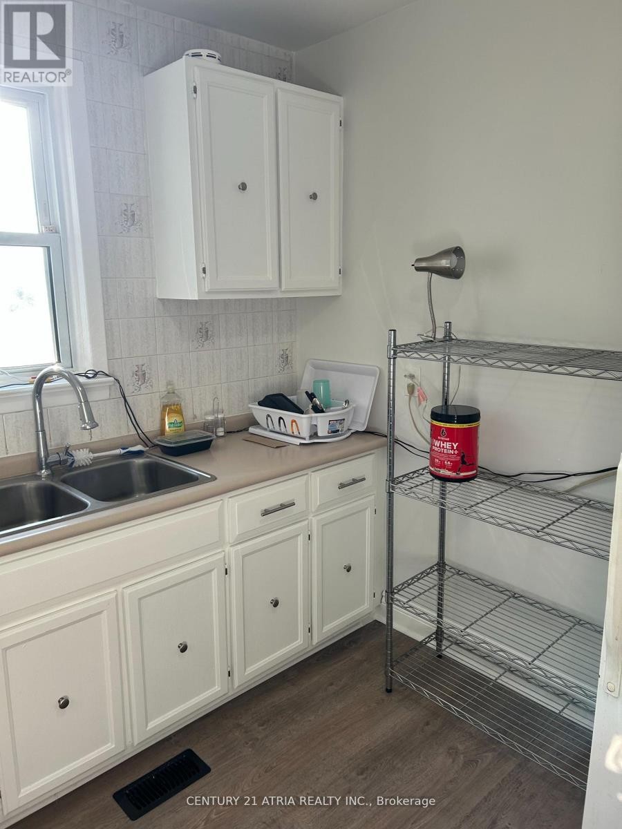 












417 BLOOR STREET E

,
Oshawa (Farewell),




Ontario
L1H3M9

