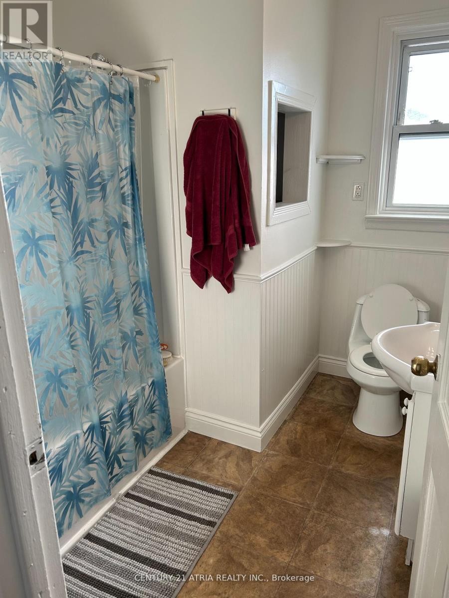 












417 BLOOR STREET E

,
Oshawa (Farewell),




Ontario
L1H3M9

