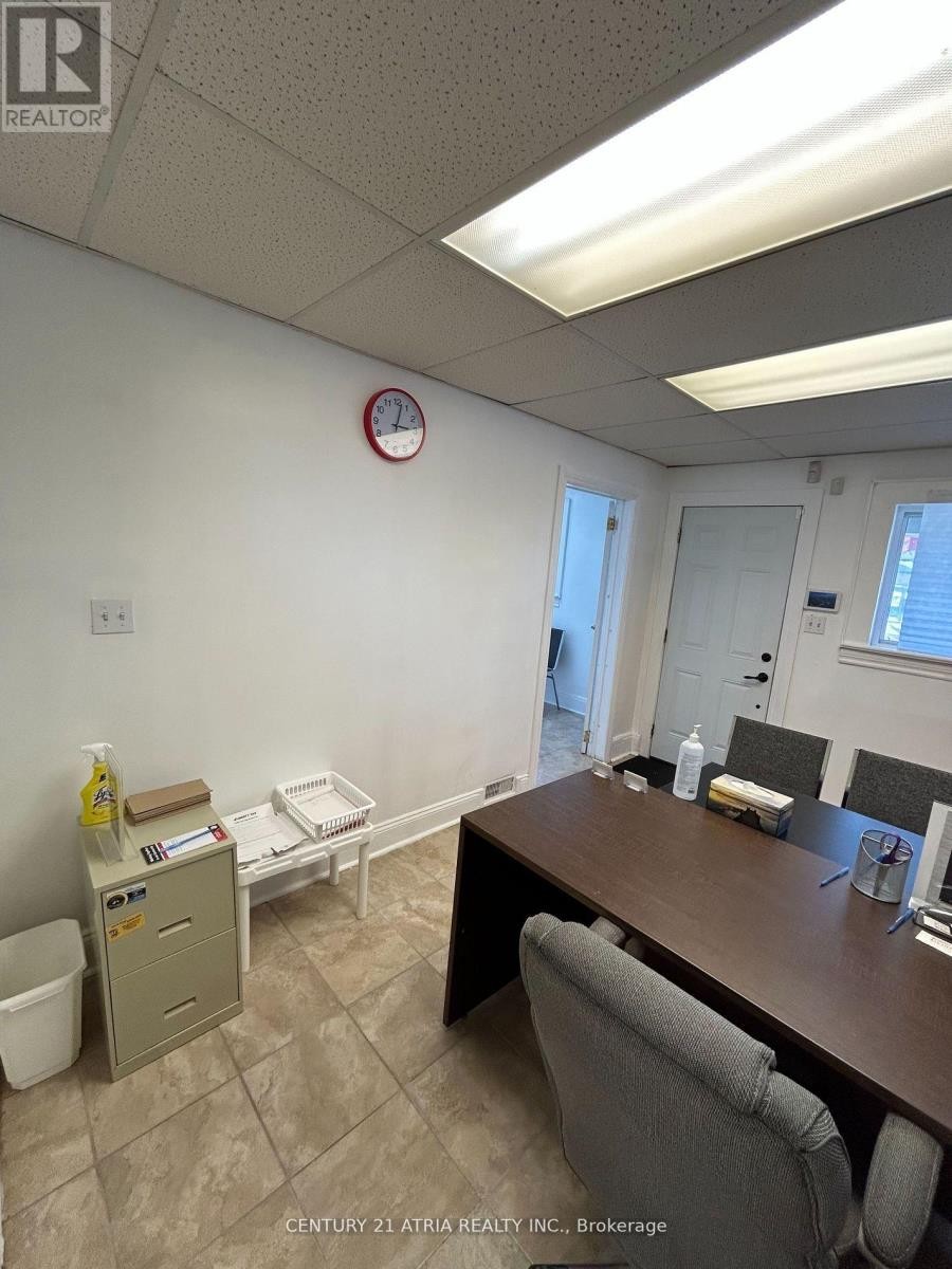 












41 BLOOR STREET E

,
Oshawa (Lakeview),




Ontario
L1H3L9

