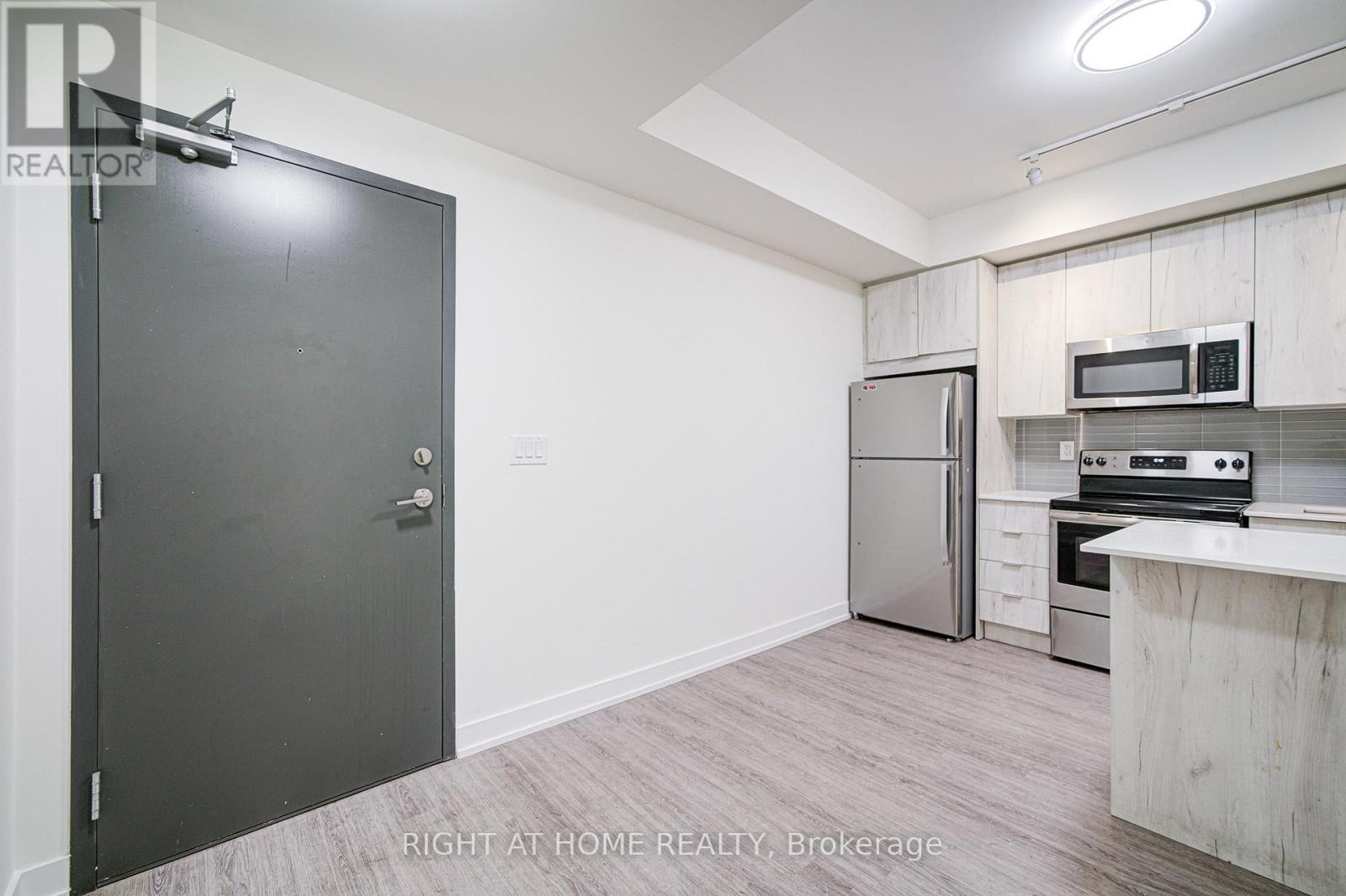 












TH03 - 1350 KINGSTON ROAD

,
Toronto (Birchcliffe-Cliffside),




Ontario
M1N0B7

