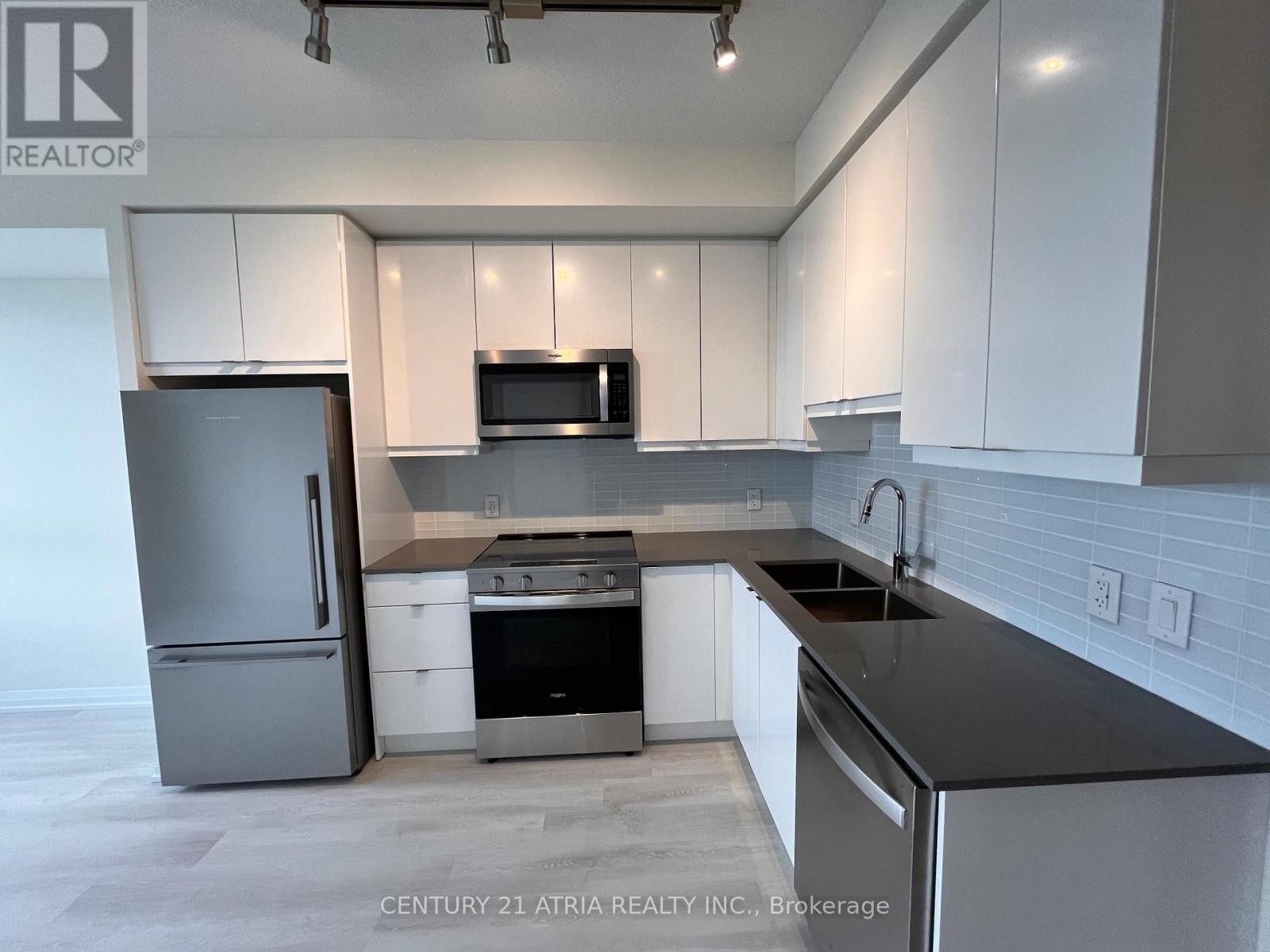 












2101 - 3260 SHEPPARD AVENUE

,
Toronto (Tam O'Shanter-Sullivan),




Ontario
M1T3K3

