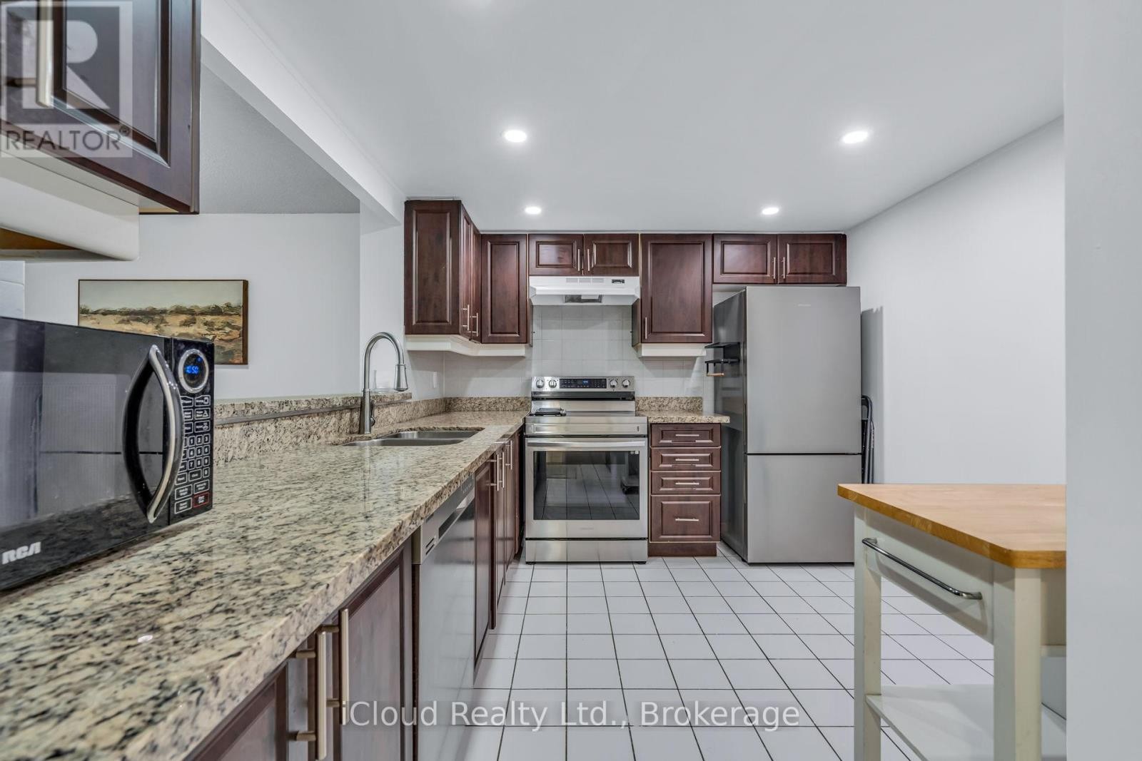 












611 - 88 CORPORATE DRIVE

,
Toronto (Woburn),




Ontario
M1H3G6

