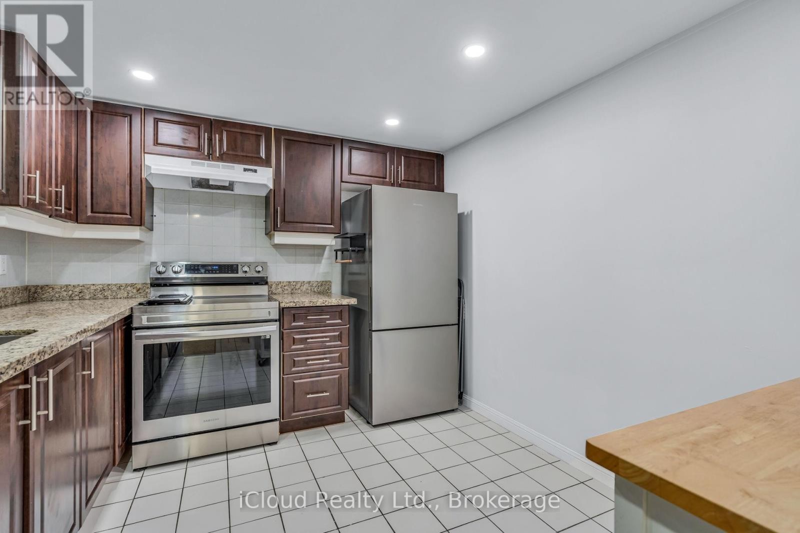 












611 - 88 CORPORATE DRIVE

,
Toronto (Woburn),




Ontario
M1H3G6

