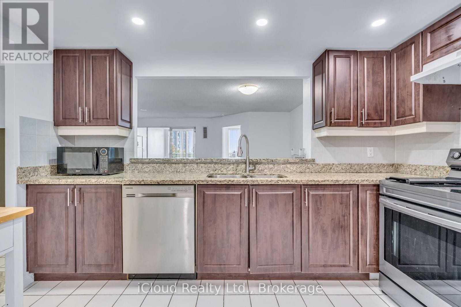 












611 - 88 CORPORATE DRIVE

,
Toronto (Woburn),




Ontario
M1H3G6

