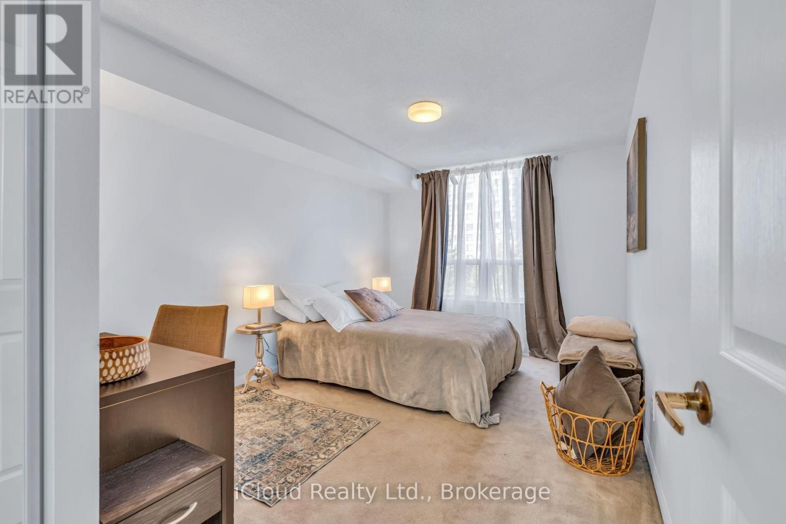 












611 - 88 CORPORATE DRIVE

,
Toronto (Woburn),




Ontario
M1H3G6

