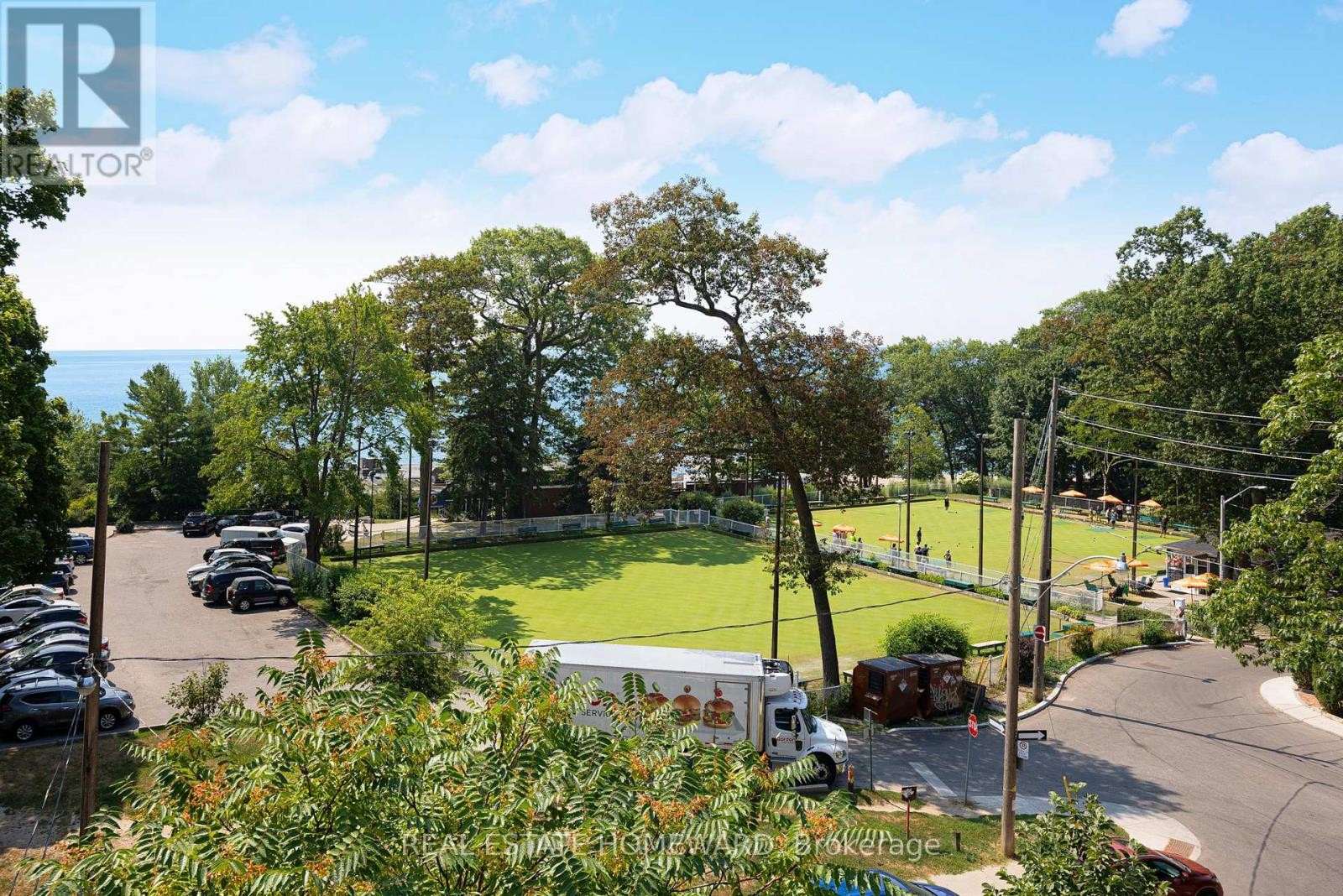 












2 PARK AVENUE

,
Toronto (The Beaches),




Ontario
M4E1B6

