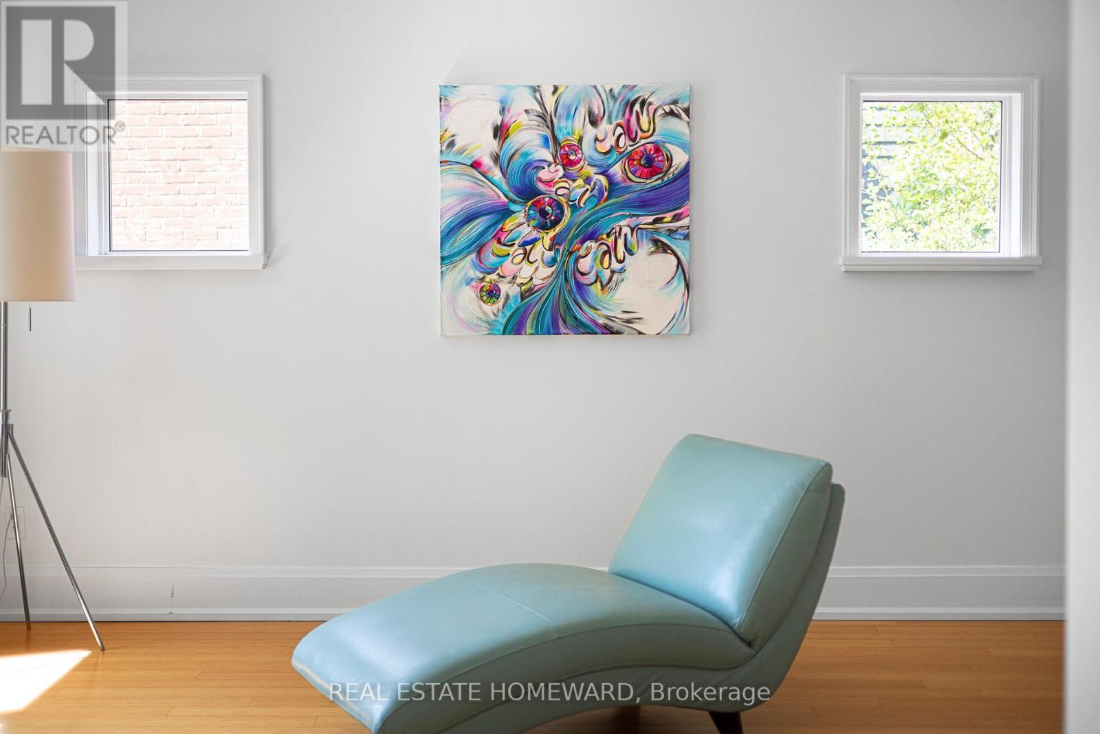 












2 PARK AVENUE

,
Toronto (The Beaches),




Ontario
M4E1B6

