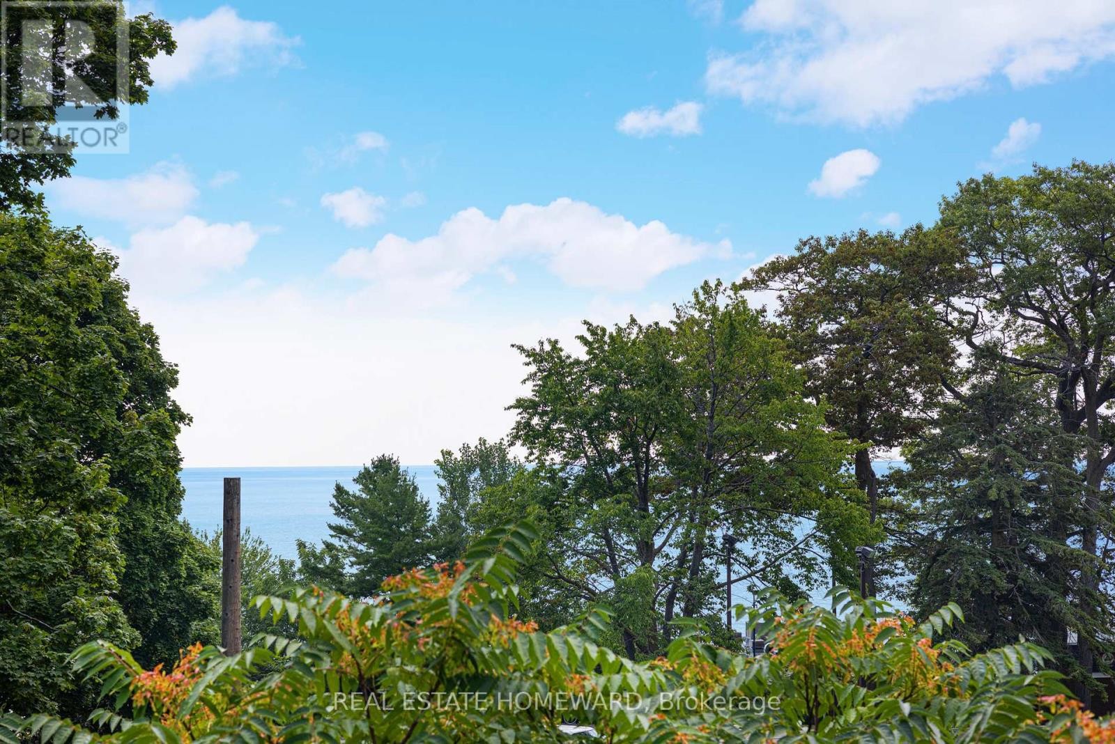 












2 PARK AVENUE

,
Toronto (The Beaches),




Ontario
M4E1B6

