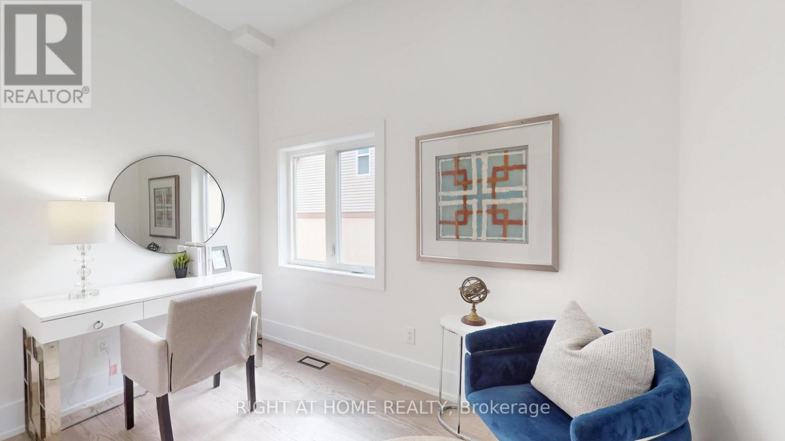 












1988 ROYAL ROAD

,
Pickering (Village East),




Ontario
L1V1Y2

