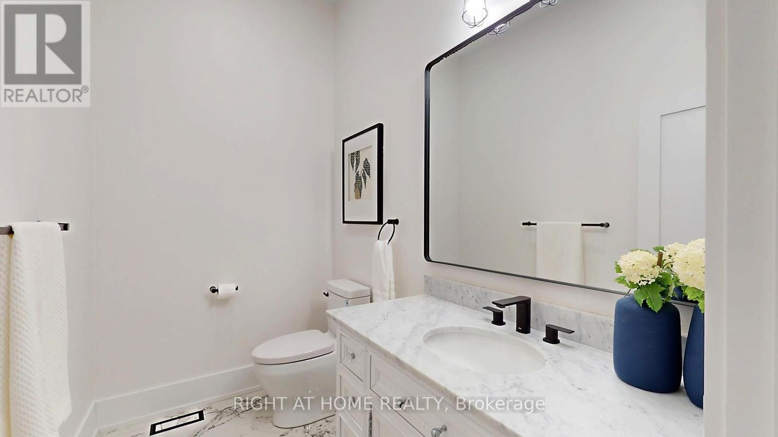 












1988 ROYAL ROAD

,
Pickering (Village East),




Ontario
L1V1Y2

