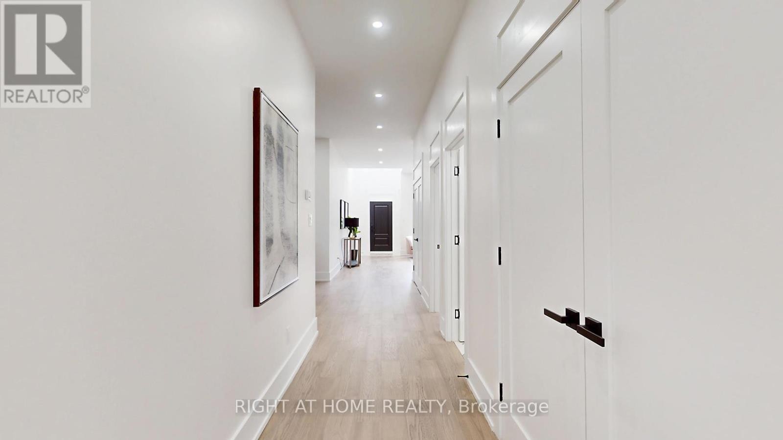 












1988 ROYAL ROAD

,
Pickering (Village East),




Ontario
L1V1Y2

