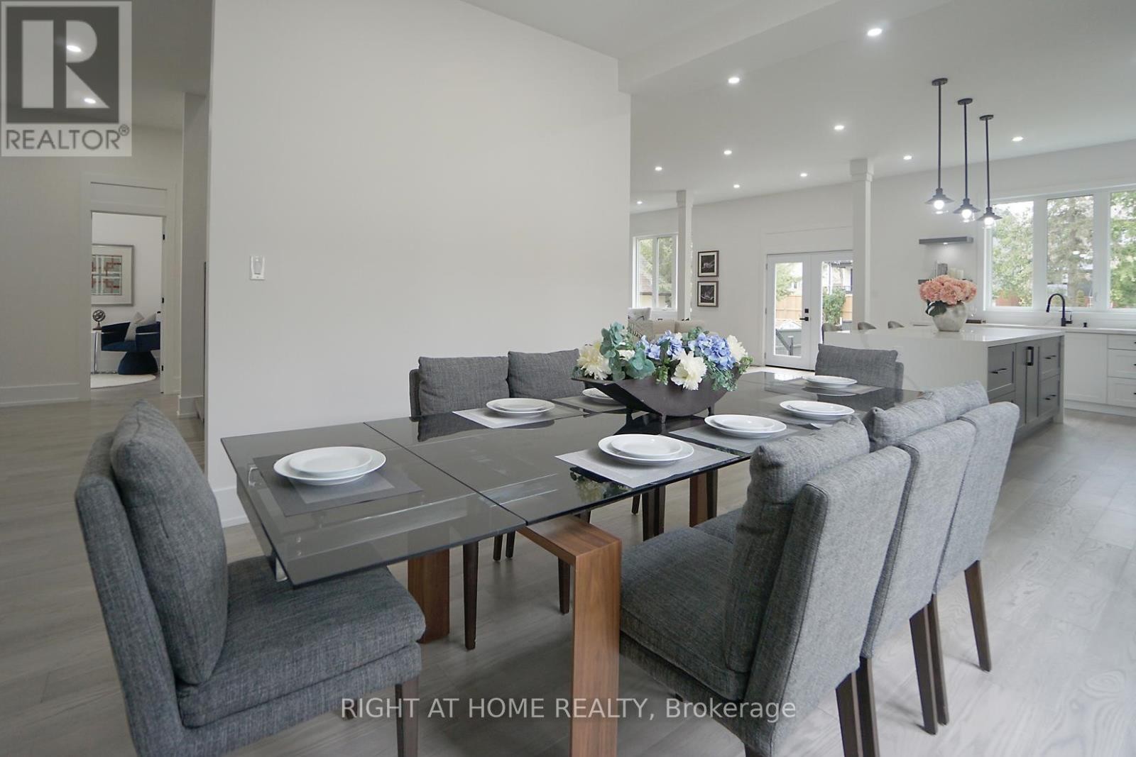 












1988 ROYAL ROAD

,
Pickering (Village East),




Ontario
L1V1Y2

