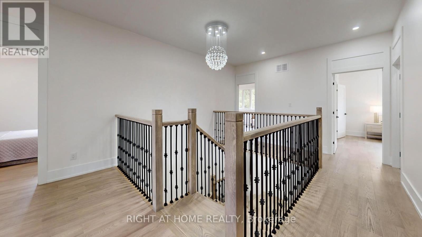 












1988 ROYAL ROAD

,
Pickering (Village East),




Ontario
L1V1Y2

