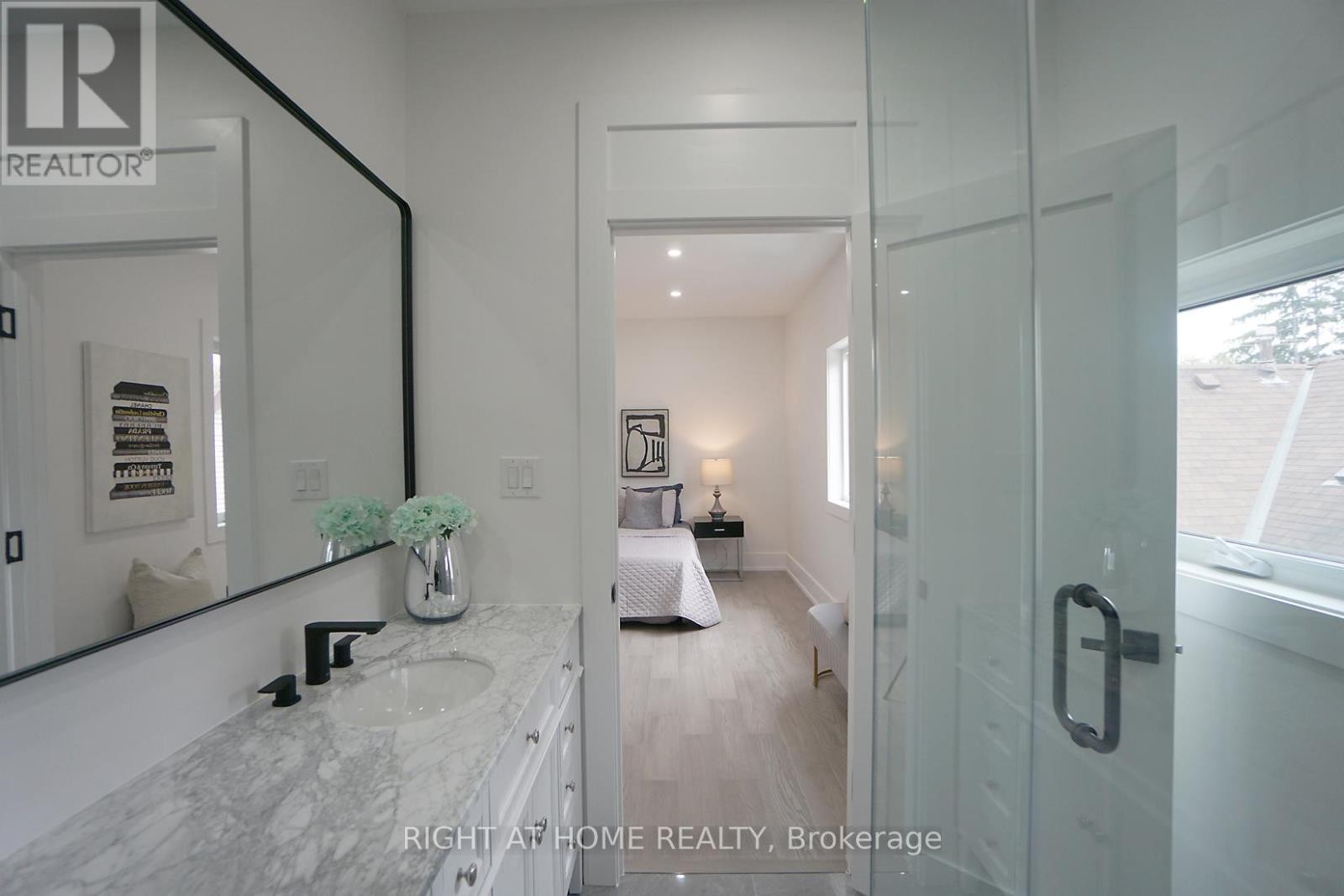 












1988 ROYAL ROAD

,
Pickering (Village East),




Ontario
L1V1Y2

