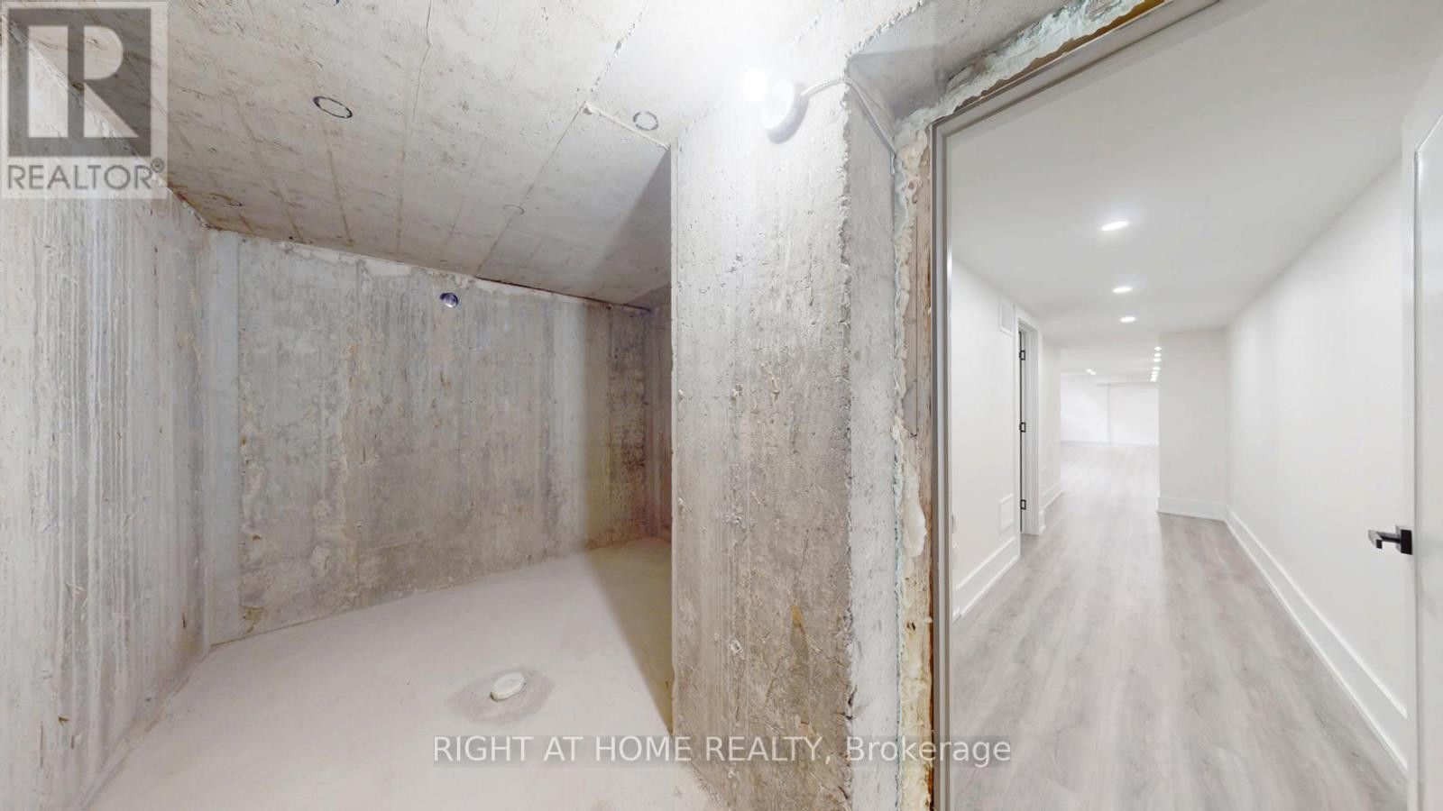 












1988 ROYAL ROAD

,
Pickering (Village East),




Ontario
L1V1Y2

