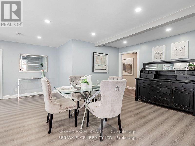 












657 OLD HARWOOD AVENUE

,
Ajax (Northwest Ajax),




Ontario
L1Z1E4

