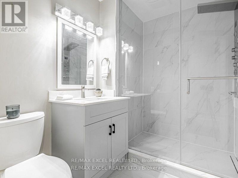 












657 OLD HARWOOD AVENUE

,
Ajax (Northwest Ajax),




Ontario
L1Z1E4

