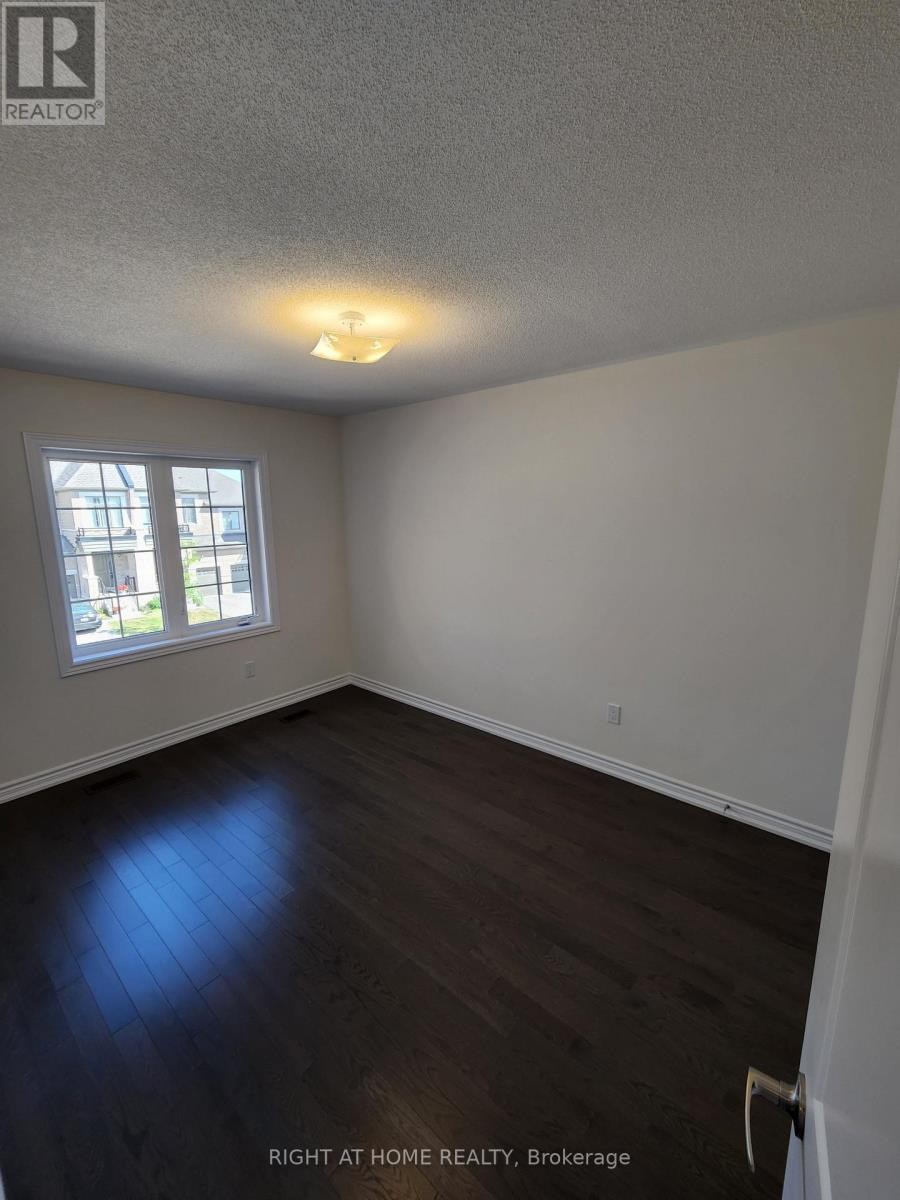 












21 COHO DRIVE N

,
Whitby (Lynde Creek),




Ontario
L1P0K4

