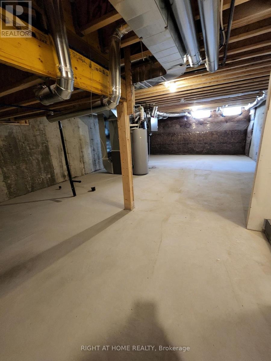 












21 COHO DRIVE N

,
Whitby (Lynde Creek),




Ontario
L1P0K4

