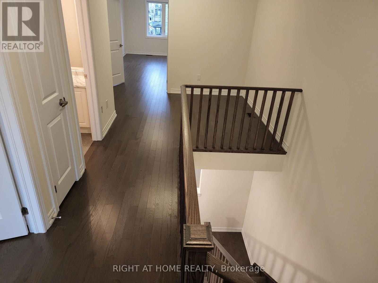 












21 COHO DRIVE N

,
Whitby (Lynde Creek),




Ontario
L1P0K4

