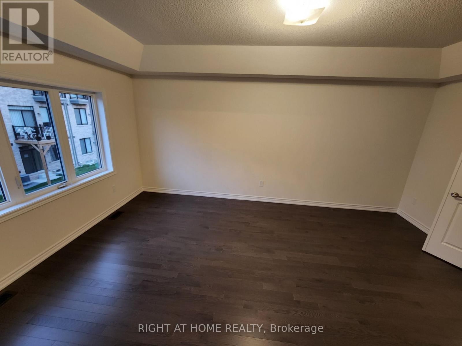 












21 COHO DRIVE N

,
Whitby (Lynde Creek),




Ontario
L1P0K4

