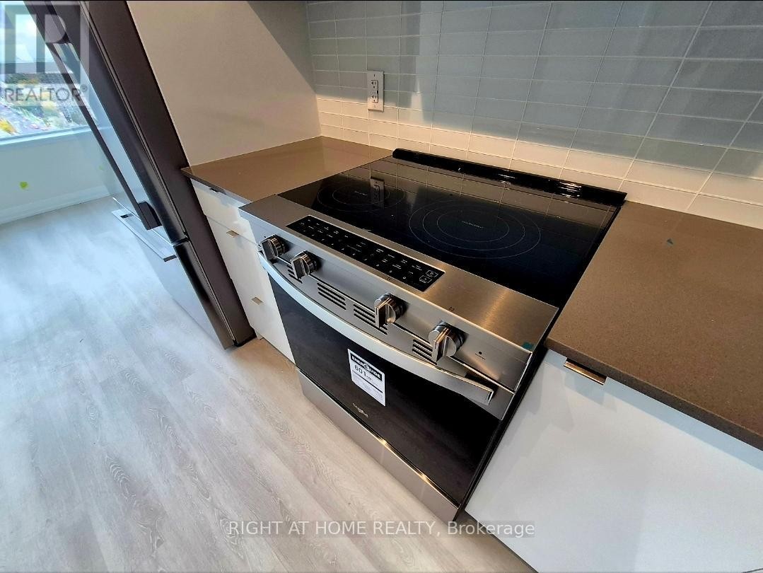 












1921 - 3270 SHEPPARD AVENUE E

,
Toronto (Tam O'Shanter-Sullivan),




Ontario
M1T3K3

