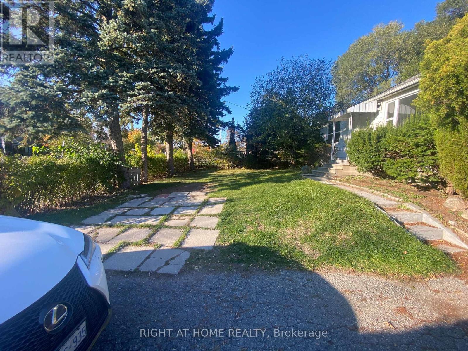 












97 GALLOWAY ROAD E

,
Toronto (West Hill),




Ontario
M1E1W8

