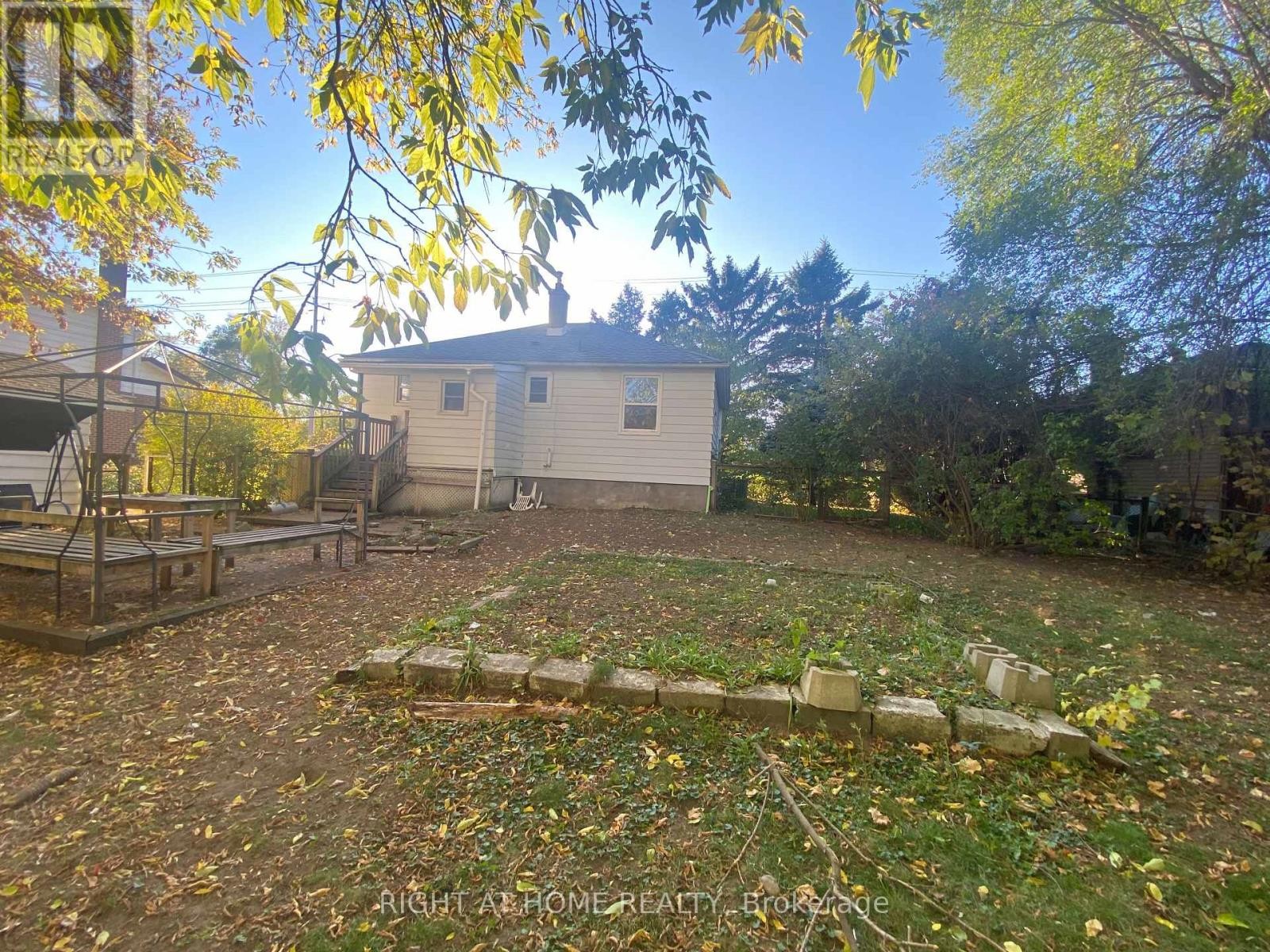 












97 GALLOWAY ROAD E

,
Toronto (West Hill),




Ontario
M1E1W8

