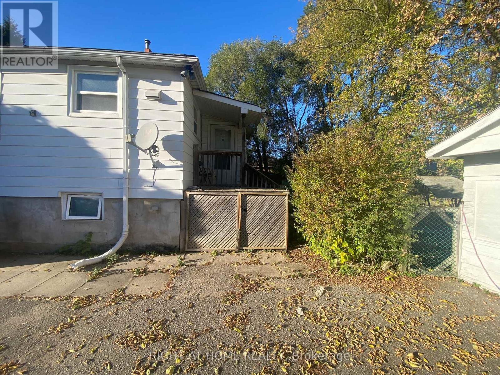 












97 GALLOWAY ROAD E

,
Toronto (West Hill),




Ontario
M1E1W8

