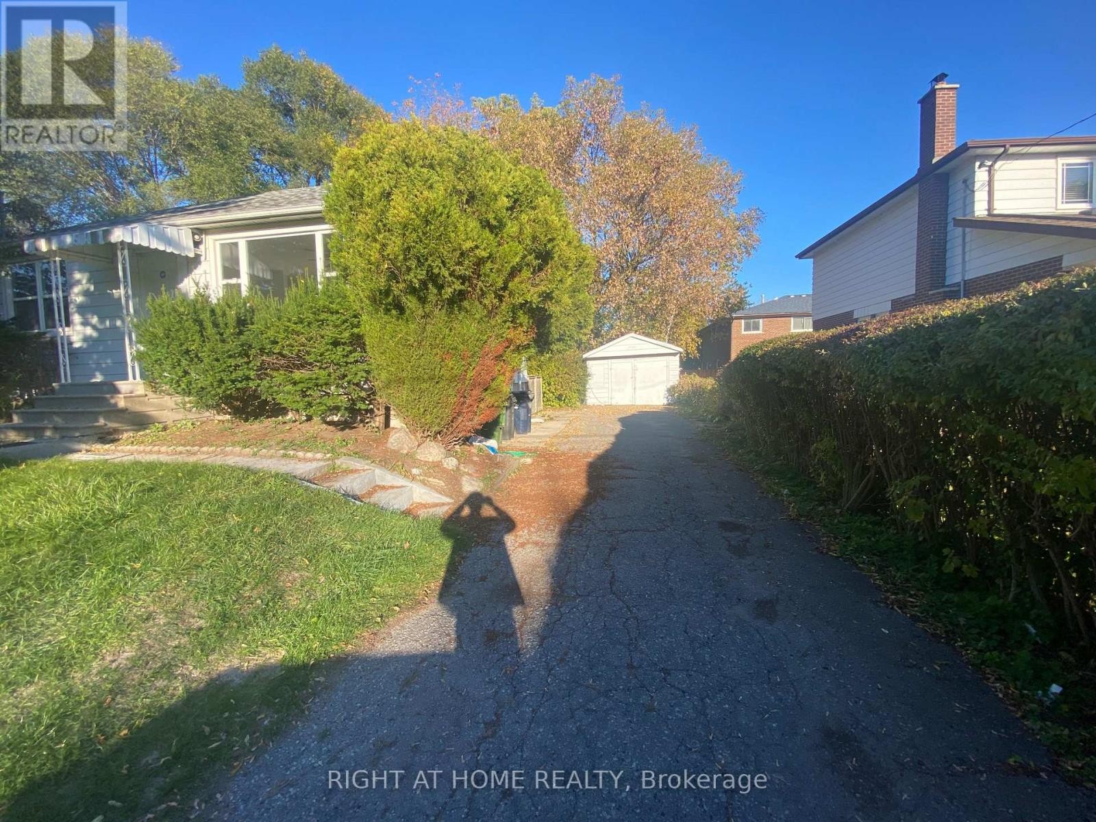 












97 GALLOWAY ROAD E

,
Toronto (West Hill),




Ontario
M1E1W8

