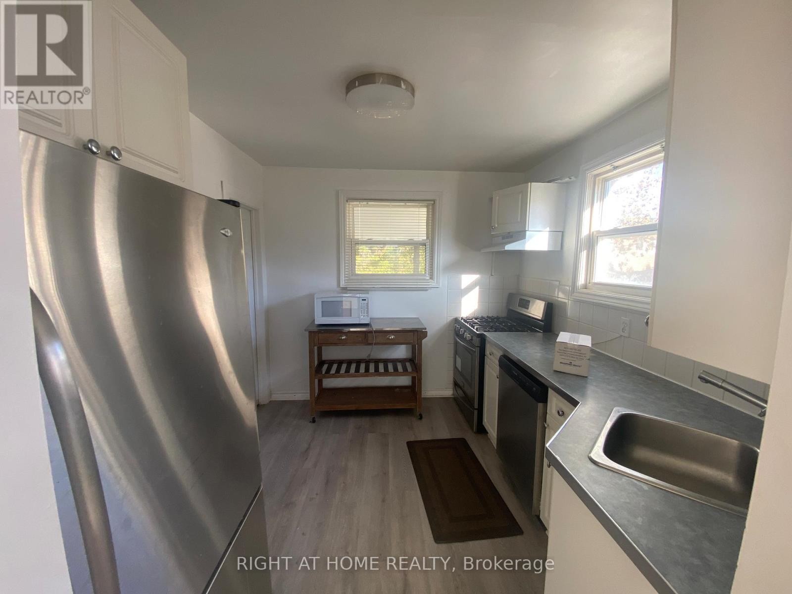 












97 GALLOWAY ROAD E

,
Toronto (West Hill),




Ontario
M1E1W8

