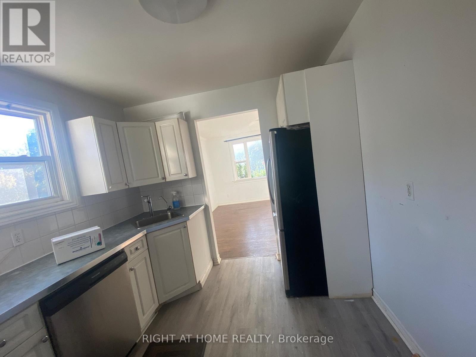 












97 GALLOWAY ROAD E

,
Toronto (West Hill),




Ontario
M1E1W8

