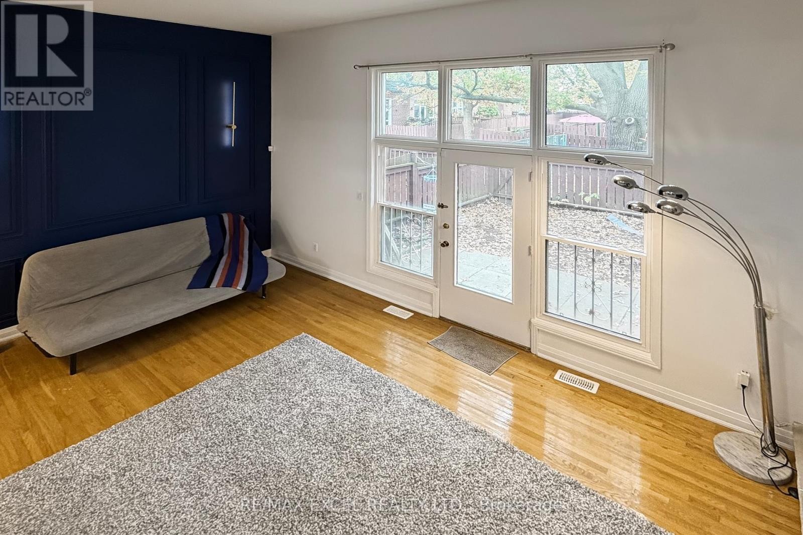 












10 CROCKAMHILL DRIVE

,
Toronto (Agincourt North),




Ontario
M1S3H1

