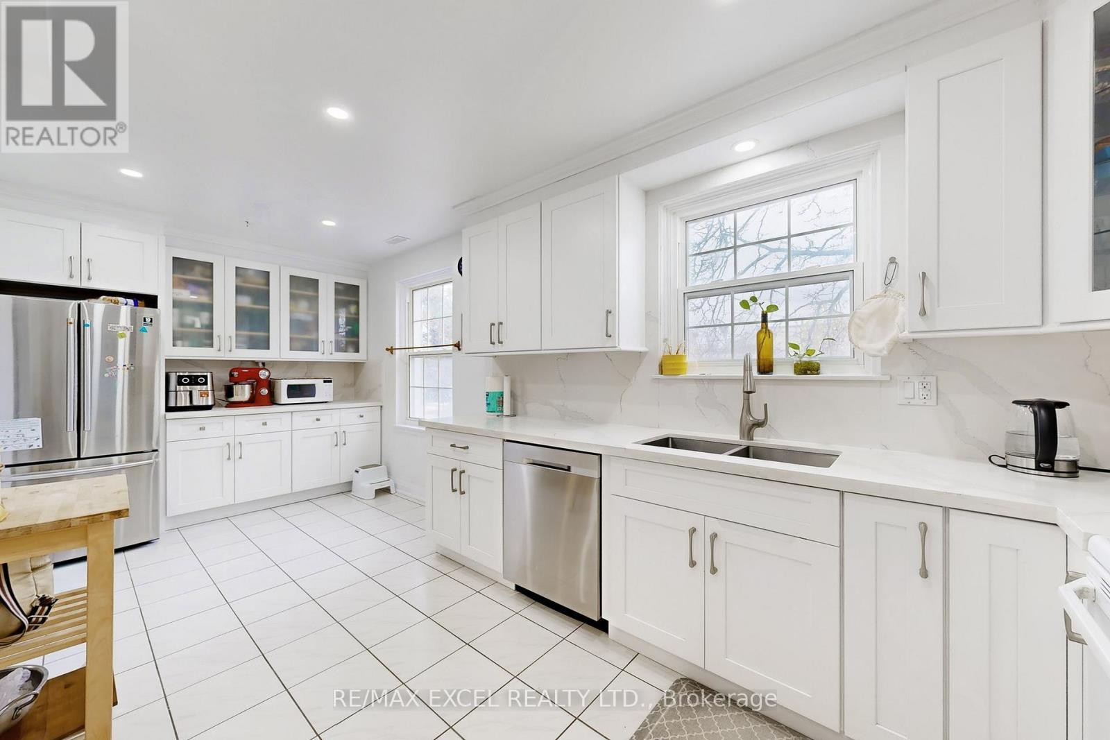 












10 CROCKAMHILL DRIVE

,
Toronto (Agincourt North),




Ontario
M1S3H1

