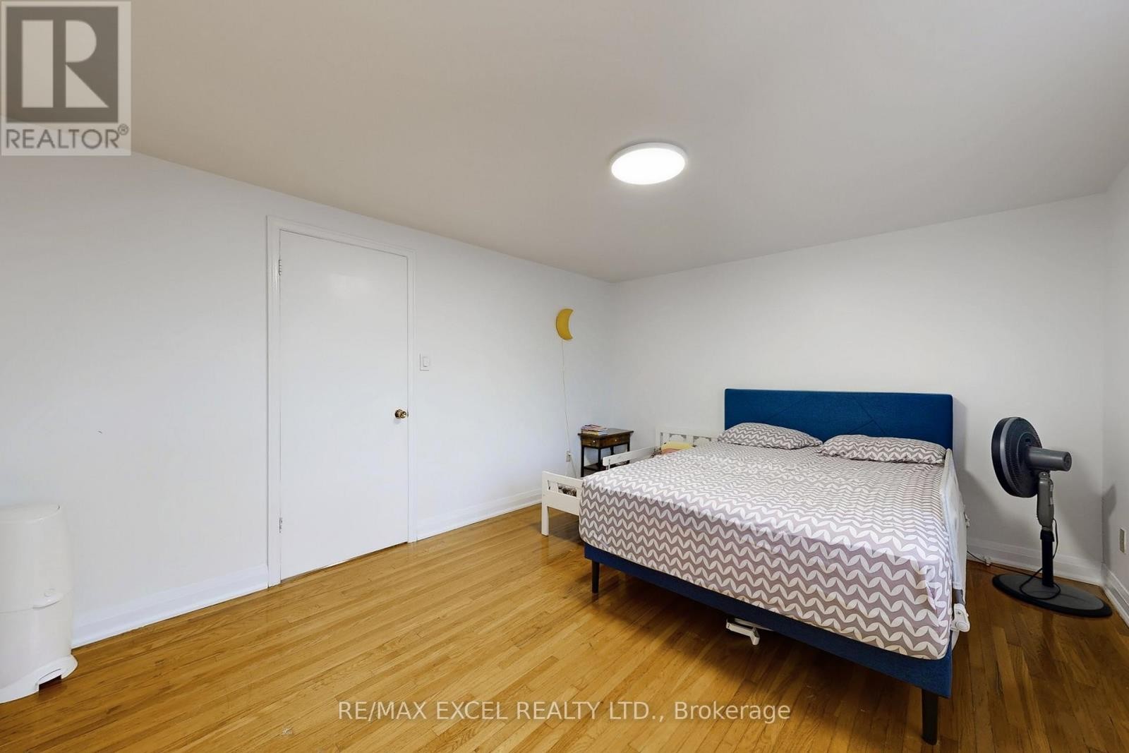 












10 CROCKAMHILL DRIVE

,
Toronto (Agincourt North),




Ontario
M1S3H1

