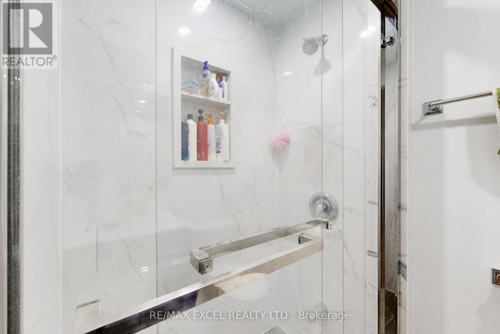 












10 CROCKAMHILL DRIVE

,
Toronto (Agincourt North),




Ontario
M1S3H1

