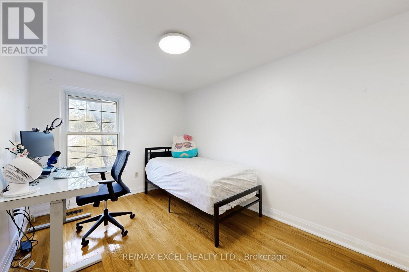 












10 CROCKAMHILL DRIVE

,
Toronto (Agincourt North),




Ontario
M1S3H1

