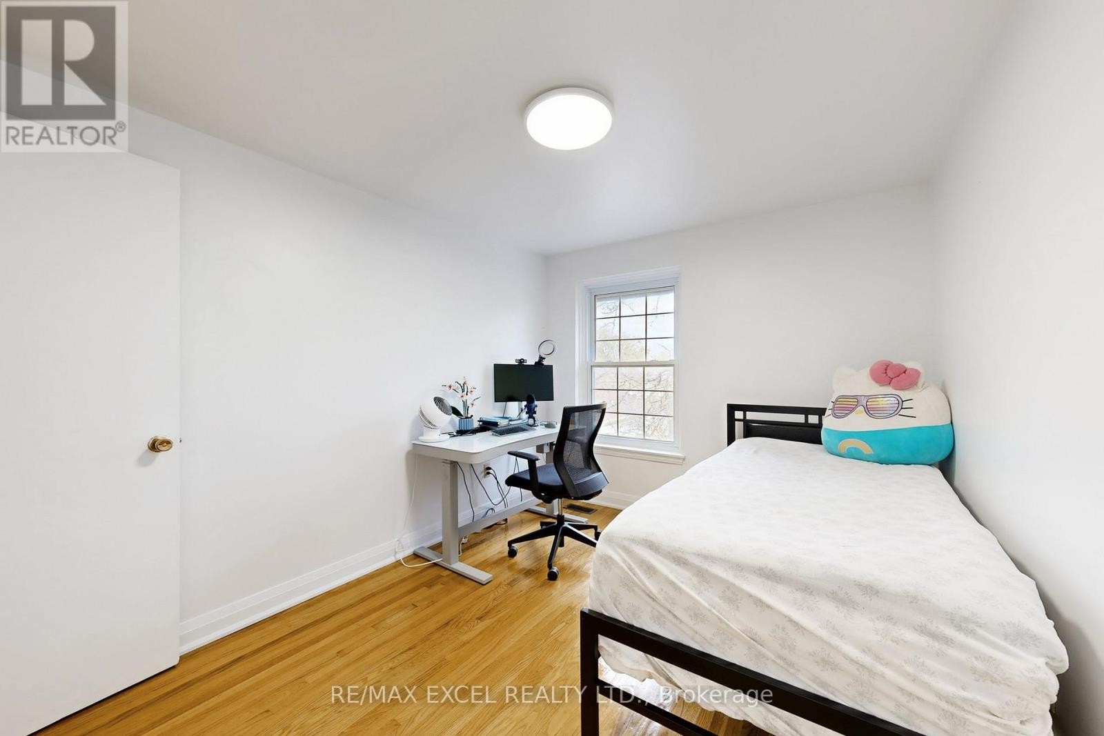 












10 CROCKAMHILL DRIVE

,
Toronto (Agincourt North),




Ontario
M1S3H1

