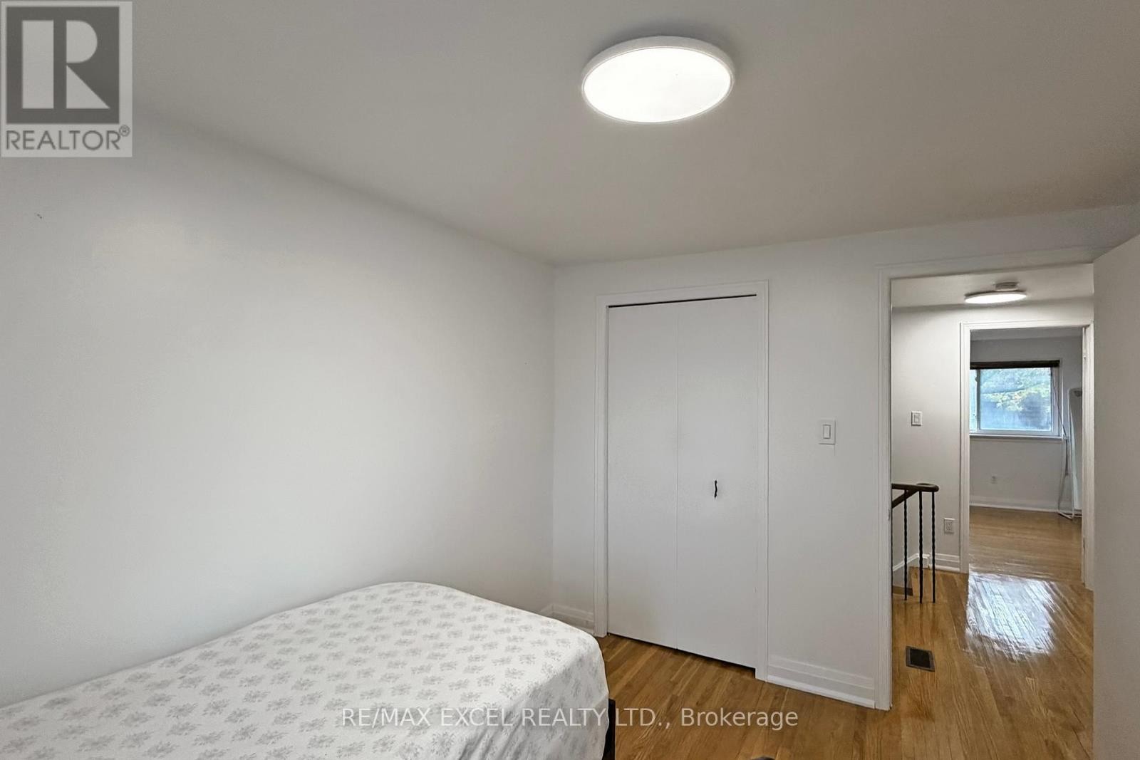 












10 CROCKAMHILL DRIVE

,
Toronto (Agincourt North),




Ontario
M1S3H1

