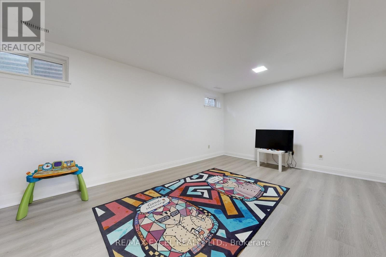 












10 CROCKAMHILL DRIVE

,
Toronto (Agincourt North),




Ontario
M1S3H1

