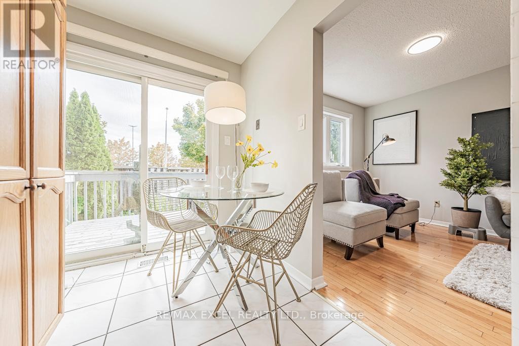 












21 BRIMSTONE CRESCENT

,
Toronto (Agincourt North),




Ontario
M1V3C8

