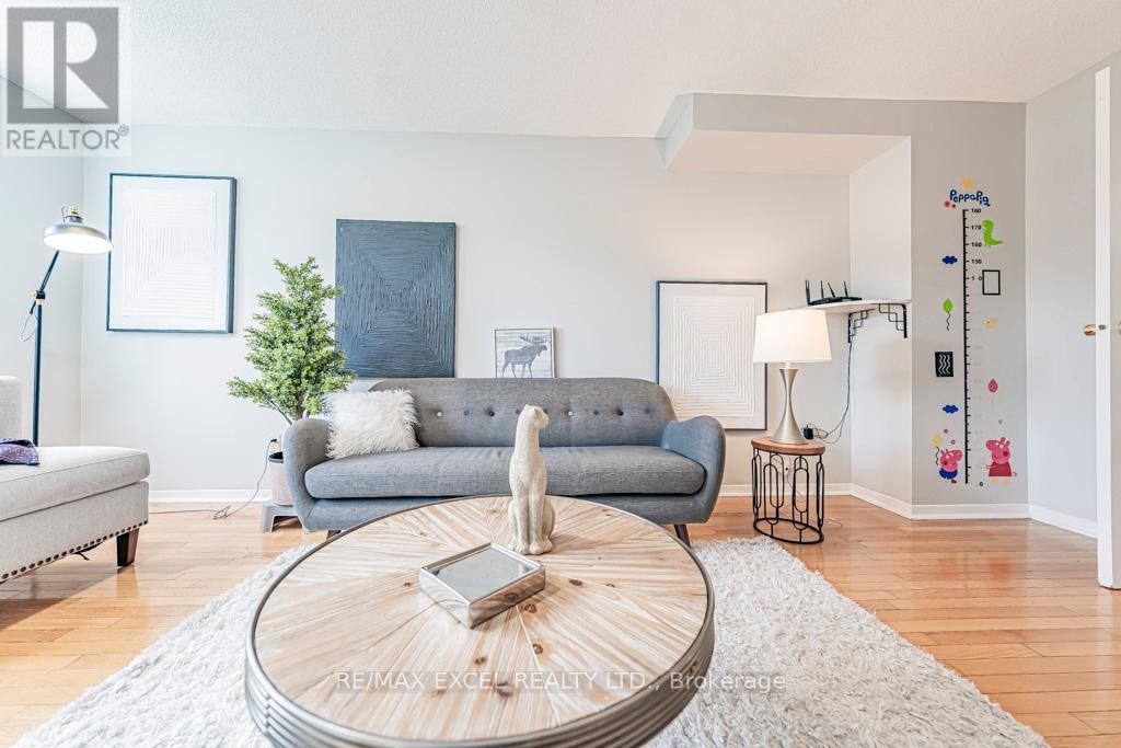 












21 BRIMSTONE CRESCENT

,
Toronto (Agincourt North),




Ontario
M1V3C8

