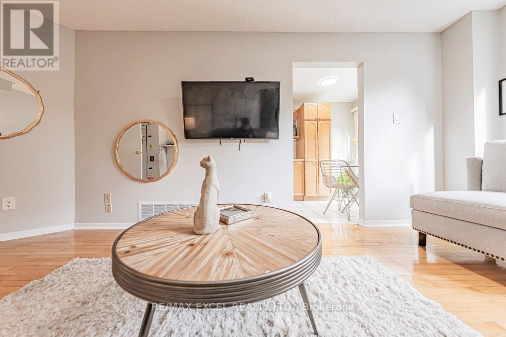 












21 BRIMSTONE CRESCENT

,
Toronto (Agincourt North),




Ontario
M1V3C8

