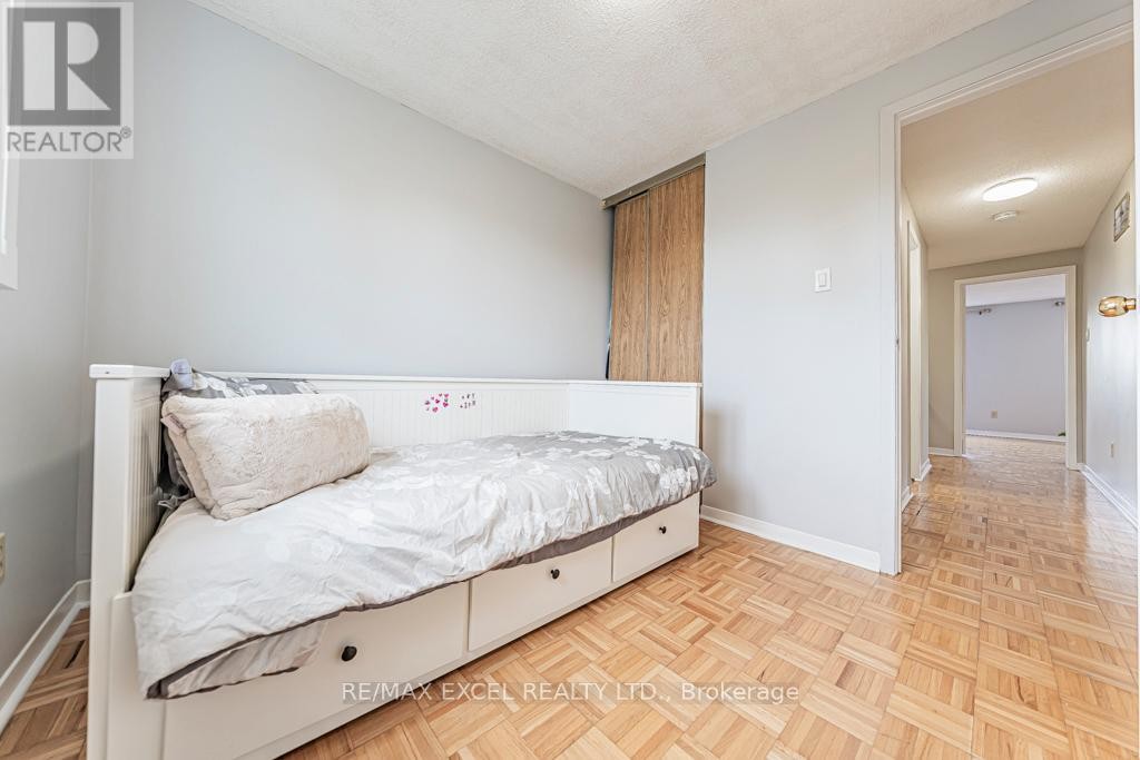 












21 BRIMSTONE CRESCENT

,
Toronto (Agincourt North),




Ontario
M1V3C8

