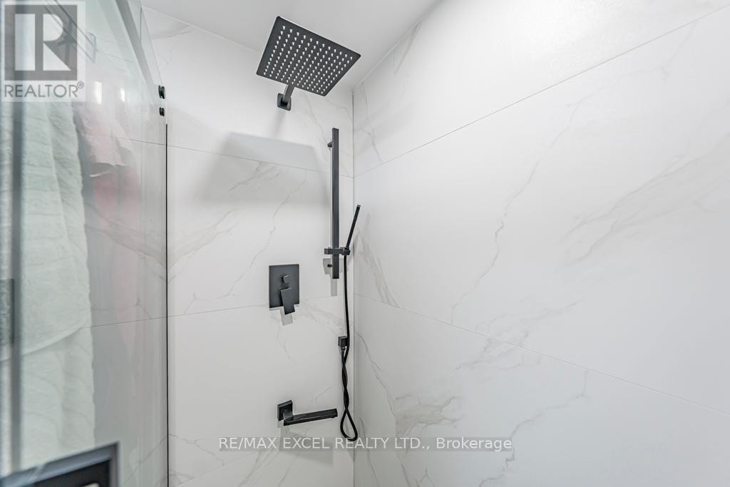 












21 BRIMSTONE CRESCENT

,
Toronto (Agincourt North),




Ontario
M1V3C8

