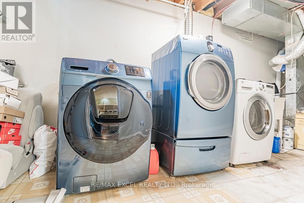 












21 BRIMSTONE CRESCENT

,
Toronto (Agincourt North),




Ontario
M1V3C8

