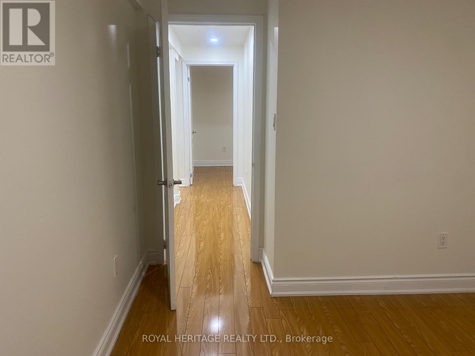 












24 REED DRIVE

,
Ajax (Central),




Ontario
L1S5S1

