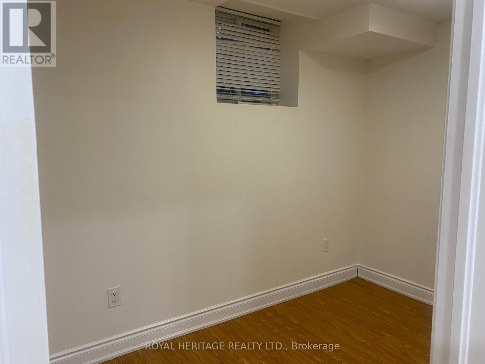 












24 REED DRIVE

,
Ajax (Central),




Ontario
L1S5S1

